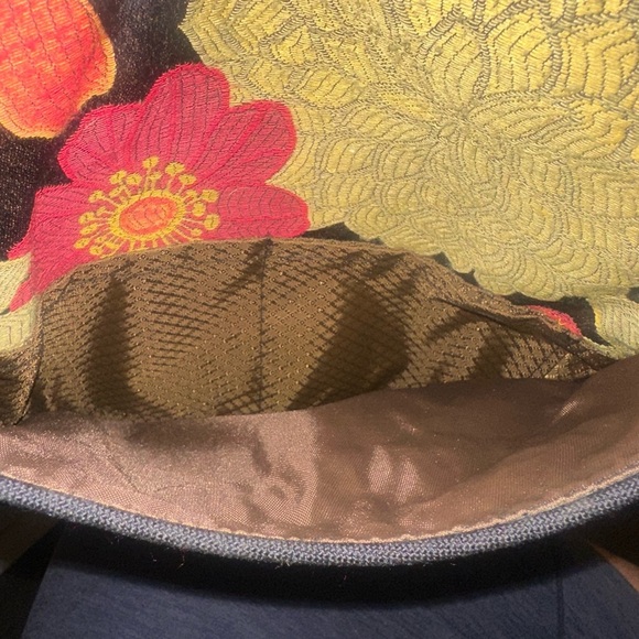 Vibrant Floral Crossbody Bag - Picture 6 of 14